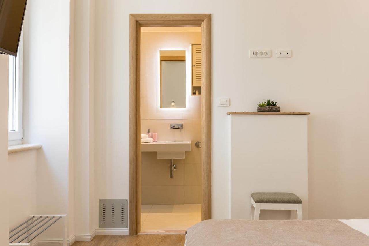 Maniva Old Town Luxury Rooms - Prime Spot By Riva Promenade スプリト エクステリア 写真