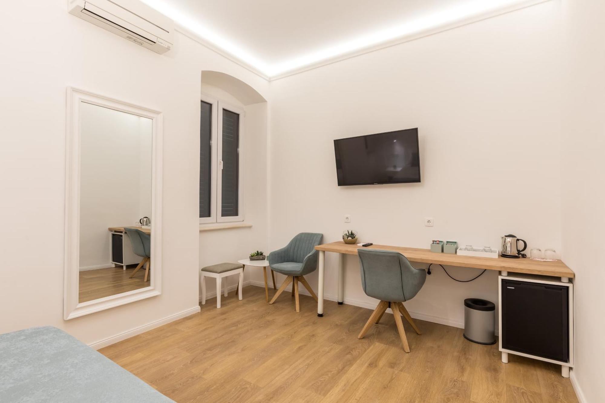 Maniva Old Town Luxury Rooms - Prime Spot By Riva Promenade スプリト エクステリア 写真